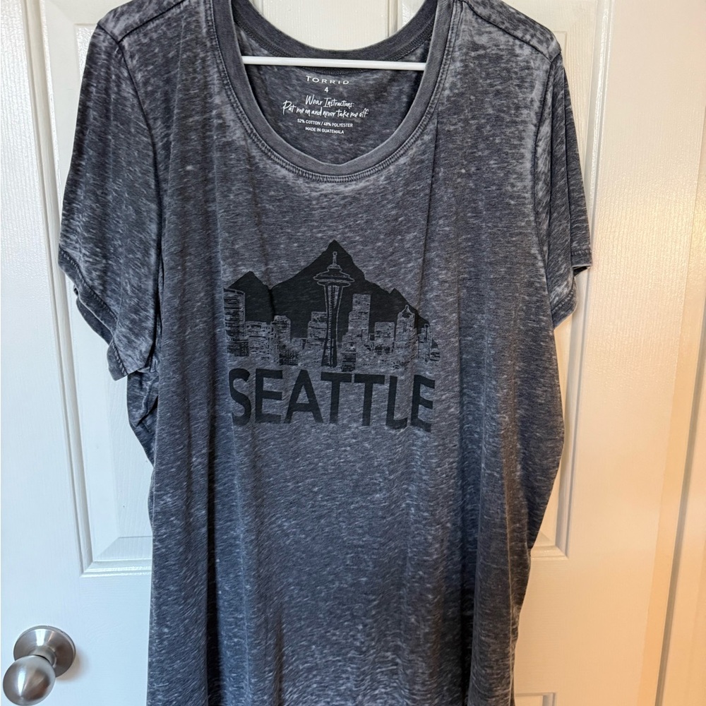 Torrid Seattle Charcoal Graphic Tee. Size 4. WITH TAGS!